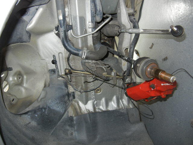 Porsche 996 Turbo removing the strut Porsche 996 Turbo removing the strut